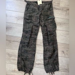 Da nang Cargo pants! Size small new never worn